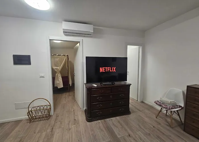 Gloria House